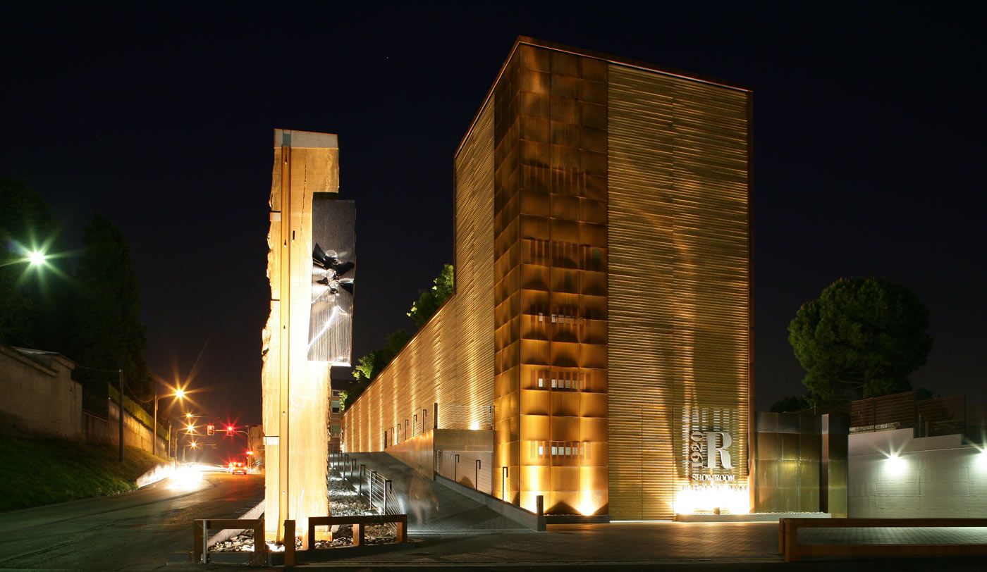 Edifício Riva Center , Museu da Madeira. Cantú, Itália.